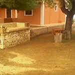 Nyaraló Minies *