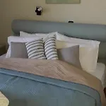 Nyaraló Minies *